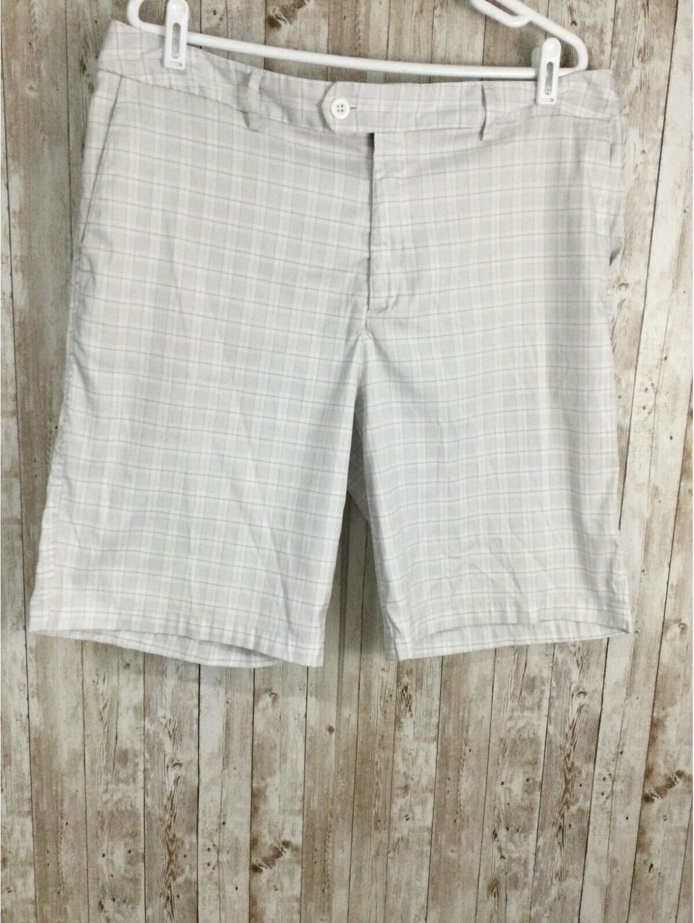 Under Armour Men Shorts Plaid Sz 36 light Gray Golf Chino 10" inseam light weigh